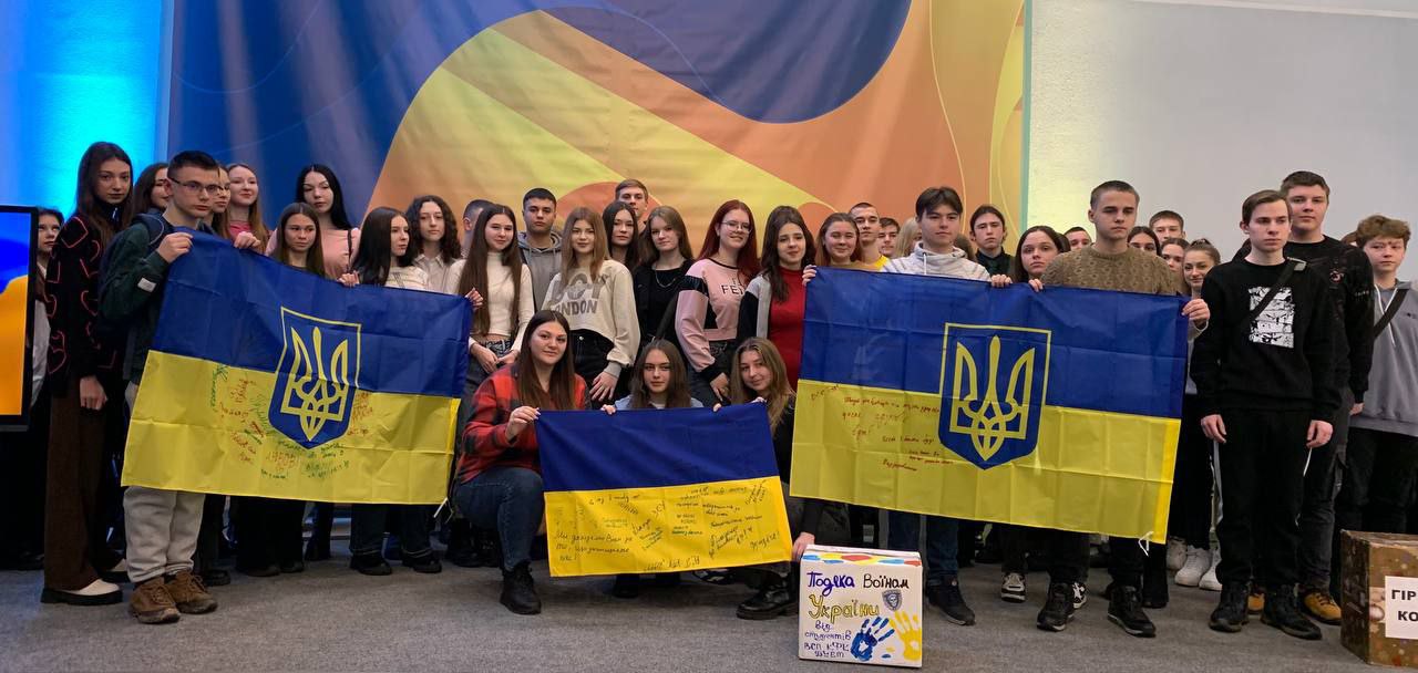 У ПК «Центральний» КМР відбувся захід «Бій за майбутнє» присвячений Дню Соборності та Дню памʼяті Героїв Крут