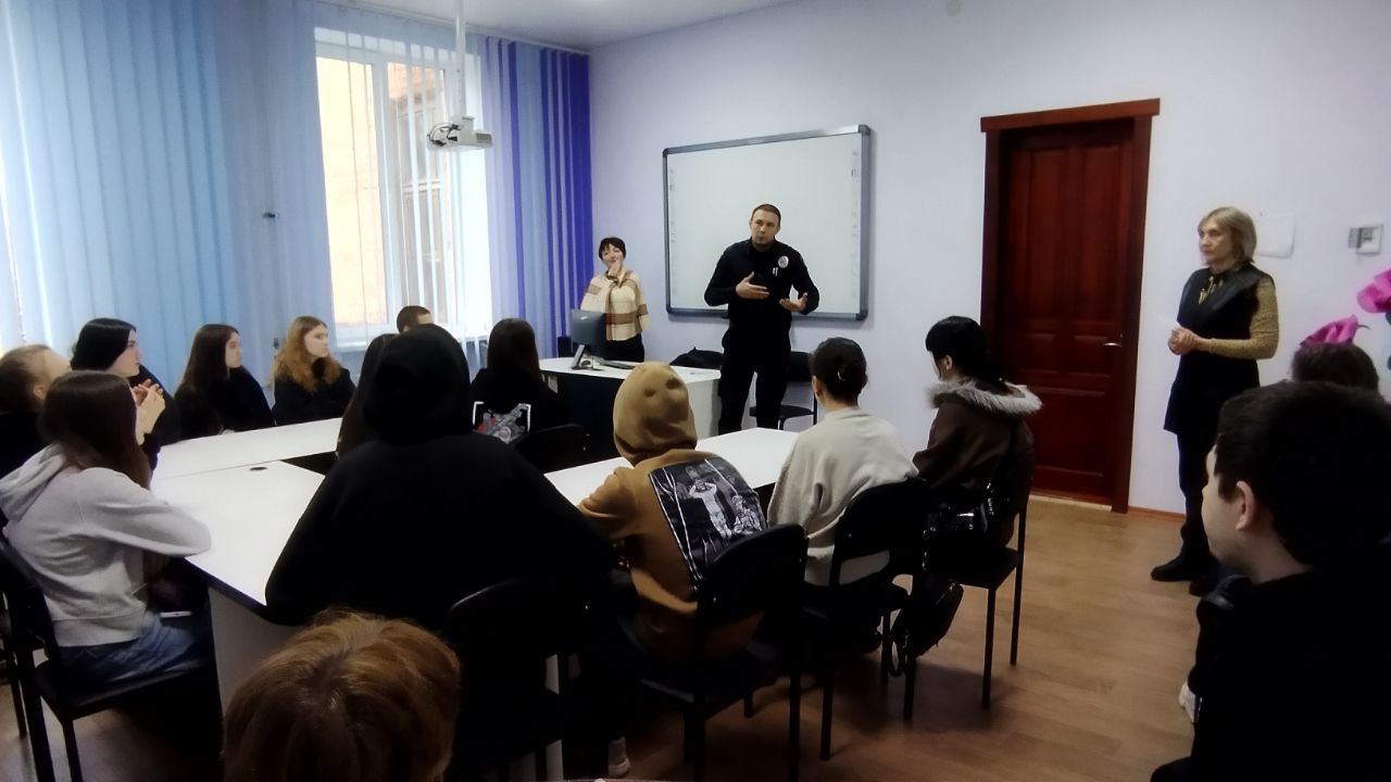 Інформаційна зустріч з учнями КЗО «Криворізький центр підготовки та перепідготовки робітничих кадрів будівельної галузі»