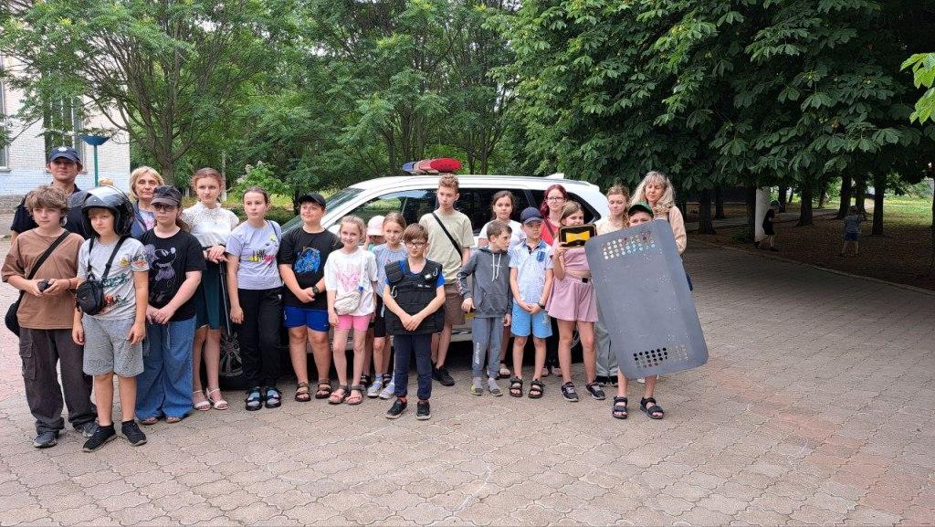 Інформаційна зустріч на літньому дитячому майданчику
