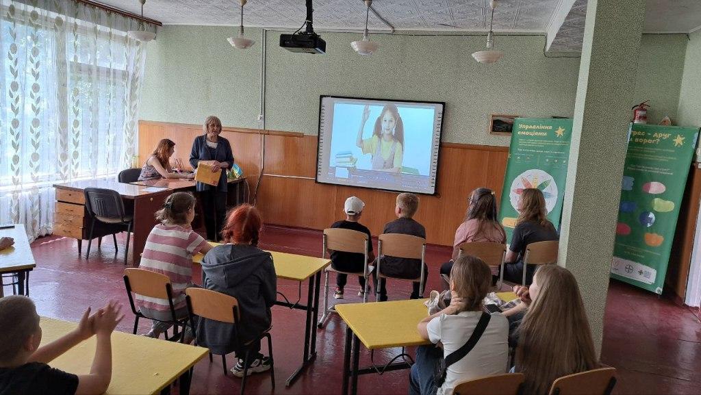 Інформаційна зустріч на літньому дитячому майданчику
