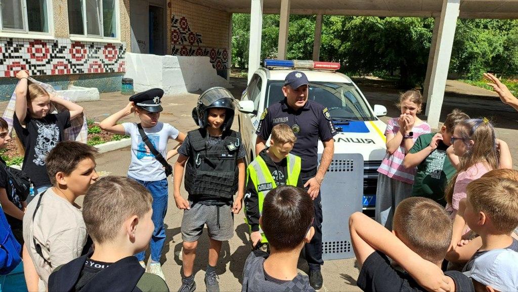 Інформаційна зустріч на літньому дитячому майданчику