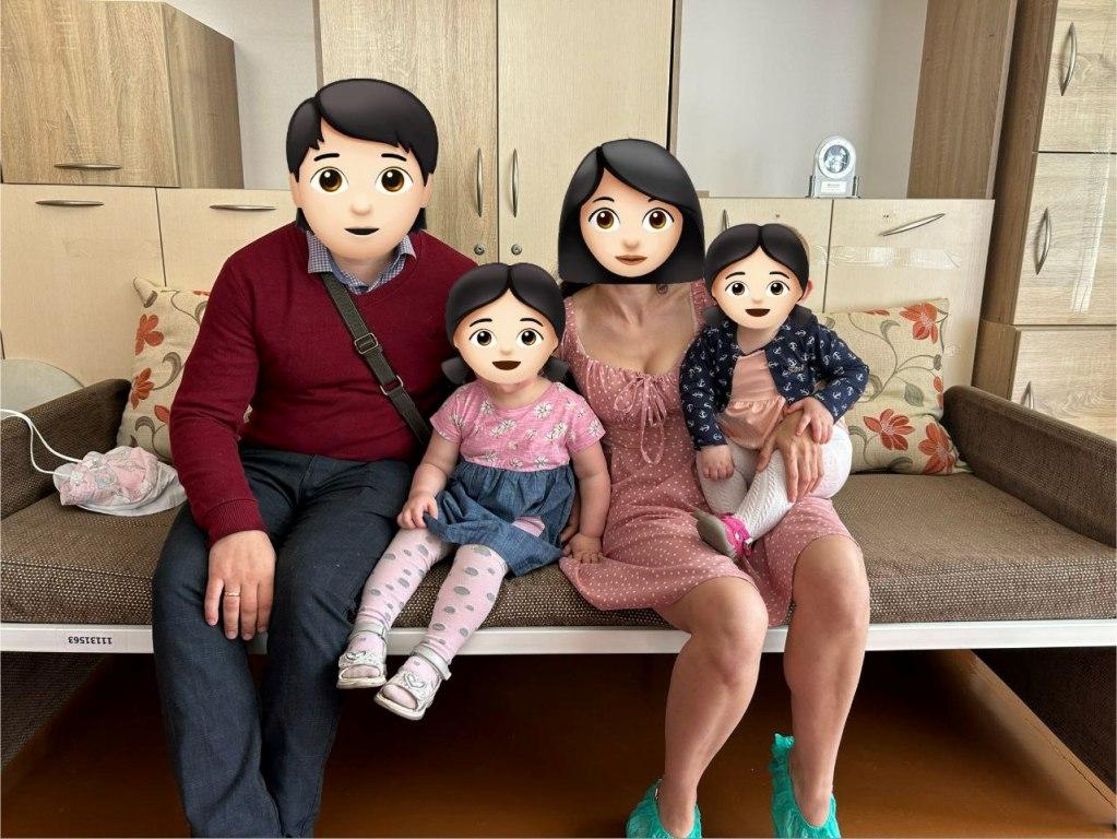 Дві сестрички тимчасово влаштовані до прийомної сімʼї