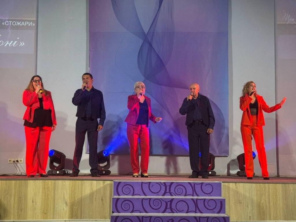 Вітаємо колективи із завершення творчого сезону!